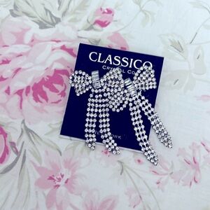 Rhinestone bow earrings